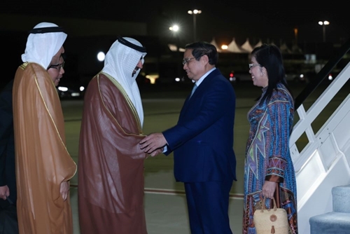 Thủ tướng Chính phủ Phạm Minh Chính tới Dubai, bắt đầu tham dự COP28 và hoạt động song phương tại UAE